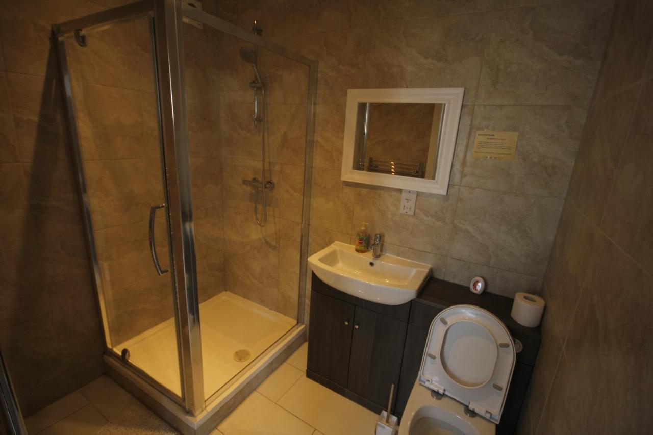 Lee'S House Villa Uxbridge Ngoại thất bức ảnh